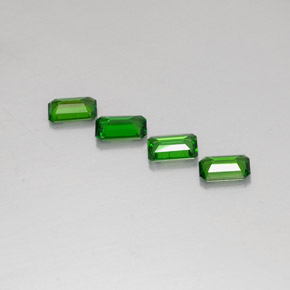 Diopside cromifero naturale verde da  ct, taglio smeraldo, VVS-VS