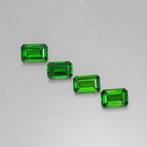 Diopside cromifero naturale verde da  ct, taglio smeraldo, VS