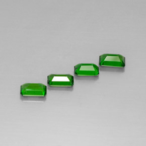 Diopside cromifero naturale verde da  ct, taglio smeraldo, VS