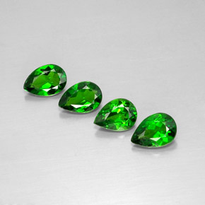 Diopside cromifero naturale verde da  ct, taglio a pera, VVS-VS