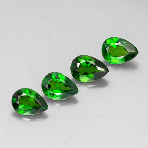 Diopside cromifero naturale verde da  ct, taglio a pera, VVS