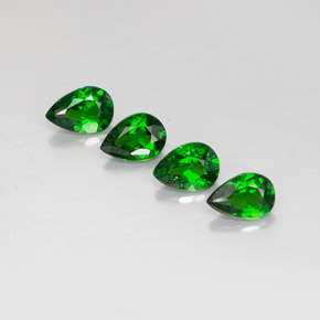 Diopside cromifero naturale verde da  ct, taglio a pera, VVS-VS