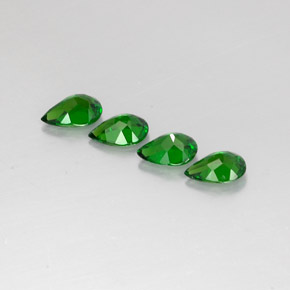 Diopside cromifero naturale verde da  ct, taglio a pera, VVS-VS
