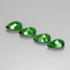Diopside cromifero naturale verde da  ct, taglio a pera, VVS-VS
