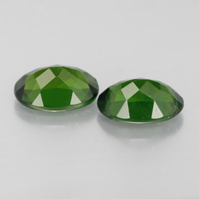 Diopside cromifero naturale verde da  ct, taglio ovale, VS-SI