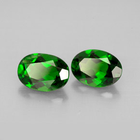 Diopside cromifero naturale verde da  ct, taglio ovale, VVS