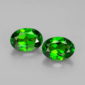 Diopside cromifero naturale verde da  ct, taglio ovale, VVS