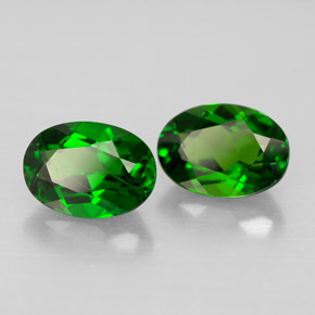 Diopside cromifero naturale verde da  ct, taglio ovale, VVS-VS