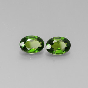 Diopside cromifero naturale verde da  ct, taglio ovale, VVS-VS