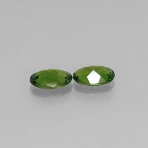 Diopside cromifero naturale verde da  ct, taglio ovale, VVS-VS