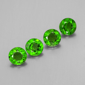 Diopside cromifero naturale verde da  ct, taglio rotondo, VS