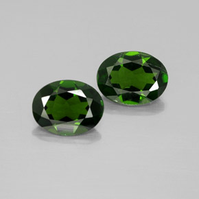 Diopside cromifero naturale verde da  ct, taglio ovale, VS