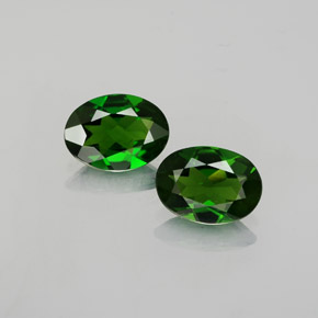 Diopside cromifero naturale verde da  ct, taglio ovale, VVS-VS