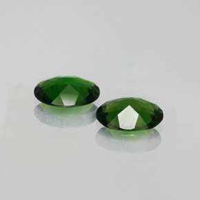 Diopside cromifero naturale verde da  ct, taglio ovale, VVS-VS