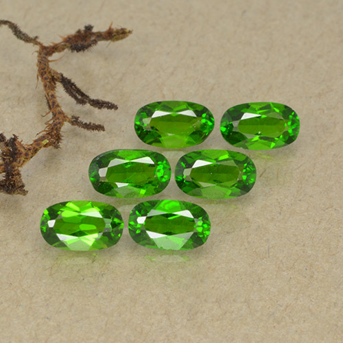 Diopside cromifero naturale verde da 1,57 ct, taglio ovale, VS-SI