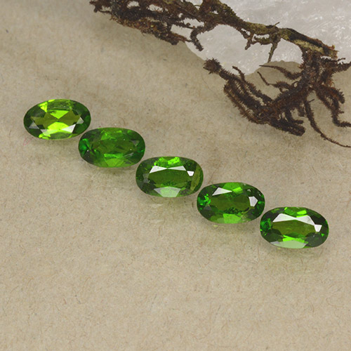 Diopside cromifero naturale verde da 1,18 ct, taglio ovale, VS