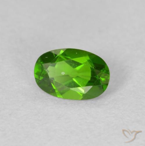 Diopside di cromo Verde acceso naturale da 0.50 ct, Ovale, VVS-VS