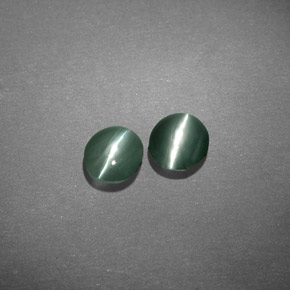 Chrysoberyl cat's eye naturale verde da  ct, taglio ovale, traslucido