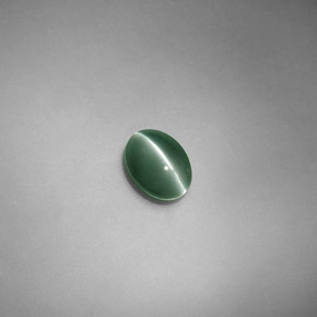 Chrysoberyl cat's eye naturale verde da 0,71 ct, taglio ovale, traslucido