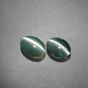 Chrysoberyl cat's eye naturale verde da  ct, taglio ovale, traslucido