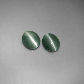 Chrysoberyl cat's eye naturale verde da  ct, taglio ovale, traslucido