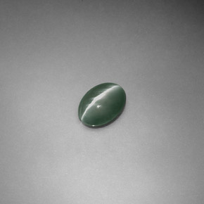 Chrysoberyl cat's eye naturale verde da 0,55 ct, taglio ovale, traslucido