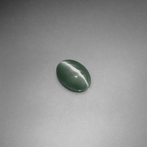 Chrysoberyl cat's eye naturale verde da 0,55 ct, taglio ovale, traslucido
