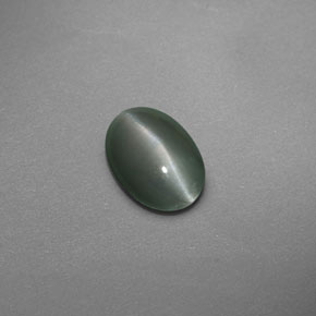 Chrysoberyl cat's eye naturale verde da 0,59 ct, taglio ovale, traslucido