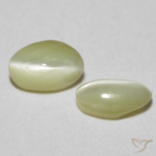 Gemme di Crisoberillo effetto occhio di gatto Giallo chiaro naturale da 0.55 ct, Ovale, Traslucido