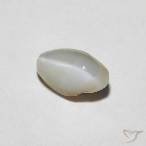 Crisoberillo effetto occhio di gatto Grigio molto chiaro naturale da 0.62 ct, Ovale, Opaco