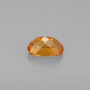 Clinoumite Giallo-arancione naturale da 0.59 ct, Taglio a cuscino, VS