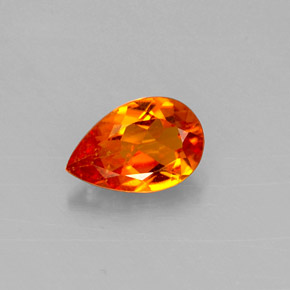 Clinoumite Giallo-arancione naturale da 0.63 ct, Forma a pera, VS-SI