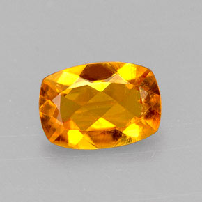 Clinohumite naturale arancione da 0,65 ct, taglio a cuscino, VS