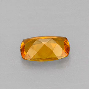 Clinohumite naturale arancione da 0,65 ct, taglio a cuscino, VS
