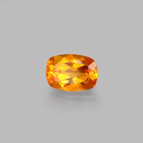 Clinoumite Giallo-arancione naturale da 0.59 ct, Taglio a cuscino, VS