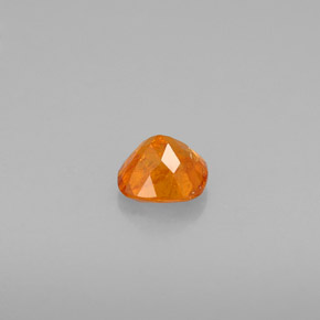 Clinoumite Giallo-arancione naturale da 0.48 ct, Taglio a cuscino, VS-SI