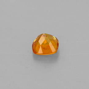 Clinohumite naturale arancione da 0,40 ct, taglio a cuscino, VS