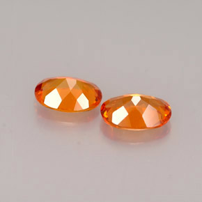 Clinohumite naturale arancione da  ct, taglio ovale, VS