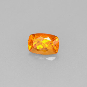 Clinoumite Giallo-arancione naturale da 0.61 ct, Taglio a cuscino, VS-SI