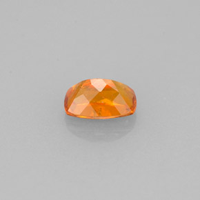 Clinoumite Giallo-arancione naturale da 0.61 ct, Taglio a cuscino, VS-SI
