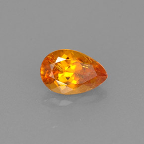 Clinoumite Giallo-arancione naturale da 0.69 ct, Forma a pera, VS-SI