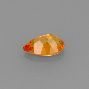 Clinoumite Giallo-arancione naturale da 0.69 ct, Forma a pera, VS-SI