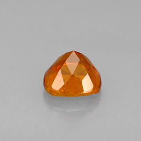 Clinohumite naturale arancione da 0,60 ct, taglio a cuscino, VS-SI
