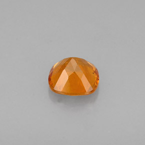 Clinoumite Giallo-arancione naturale da 0.41 ct, Taglio a cuscino, VS