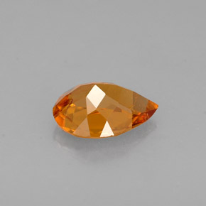 Clinoumite Giallo-arancione naturale da 0.54 ct, Forma a pera, VVS-VS