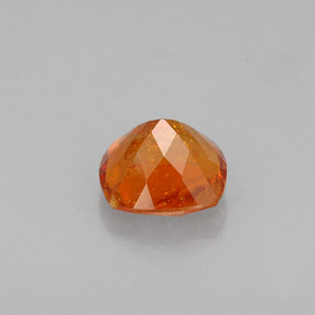 Clinoumite Giallo-arancione naturale da 0.62 ct, Taglio a cuscino, VS