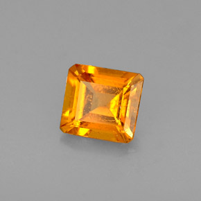 Clinoumite Giallo-arancione naturale da 0.49 ct, Taglio smeraldo, VS
