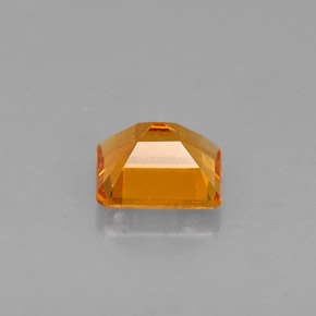 Clinoumite Giallo-arancione naturale da 0.49 ct, Taglio smeraldo, VS