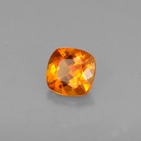 Clinohumite naturale arancione da 0,51 ct, taglio a cuscino, VS