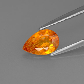 Clinohumite naturale arancione da 0,66 ct, taglio a pera, SI